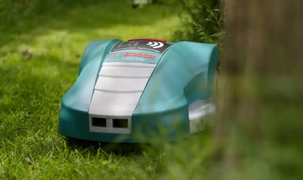 Le robot-tondeuse pour un petit jardin ? Nous avons testé l’Indego Connect 1200!